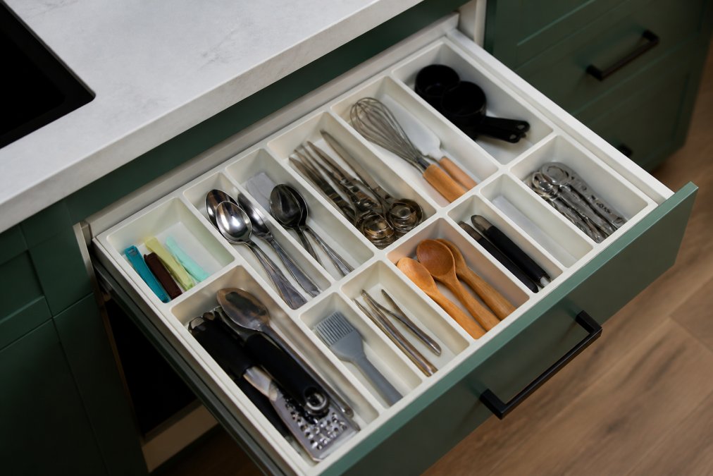 How to Organize Small Kitchen Drawers: 2026 Guide